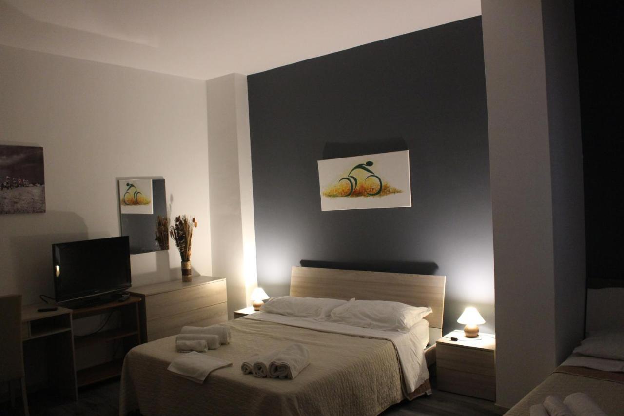 Triathlon B&B Lecce Extérieur photo